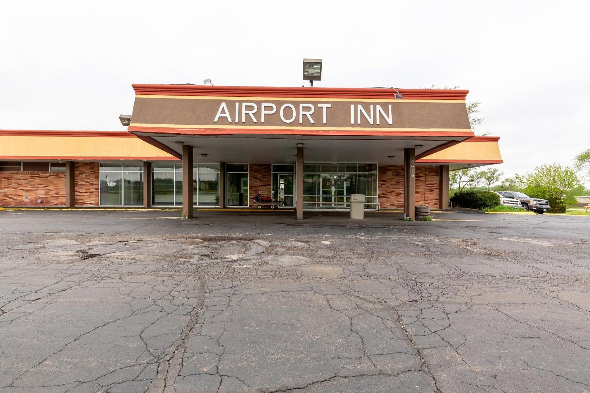 Oyo Hotel At Chicago Rockford International Airport, Il المظهر الخارجي الصورة